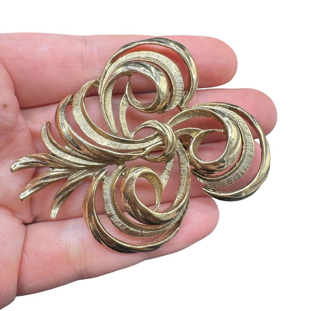 Vintage Jewelry Gold Tone Scroll Brooch Swirling Pin